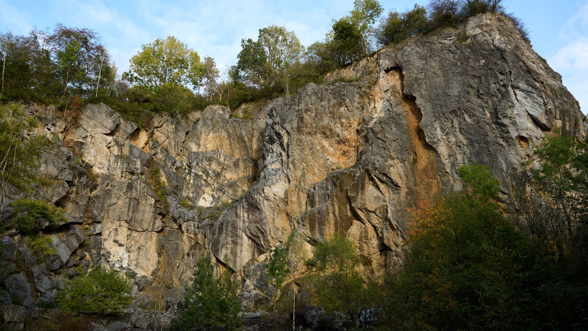 Warstein: 21-Jährige bei Bungee-Jumping gestorben – Polizei spricht von ...