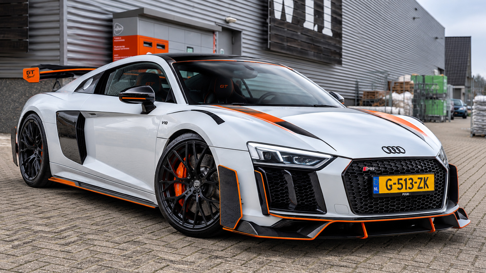 Modified Audi R8 V10 Quicksilver prepares for a street run