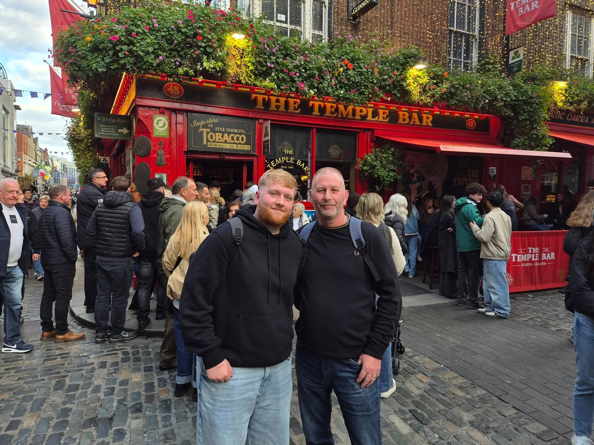 Aching knees didn't stop this Reytons superfan who travelled to Dublin ...
