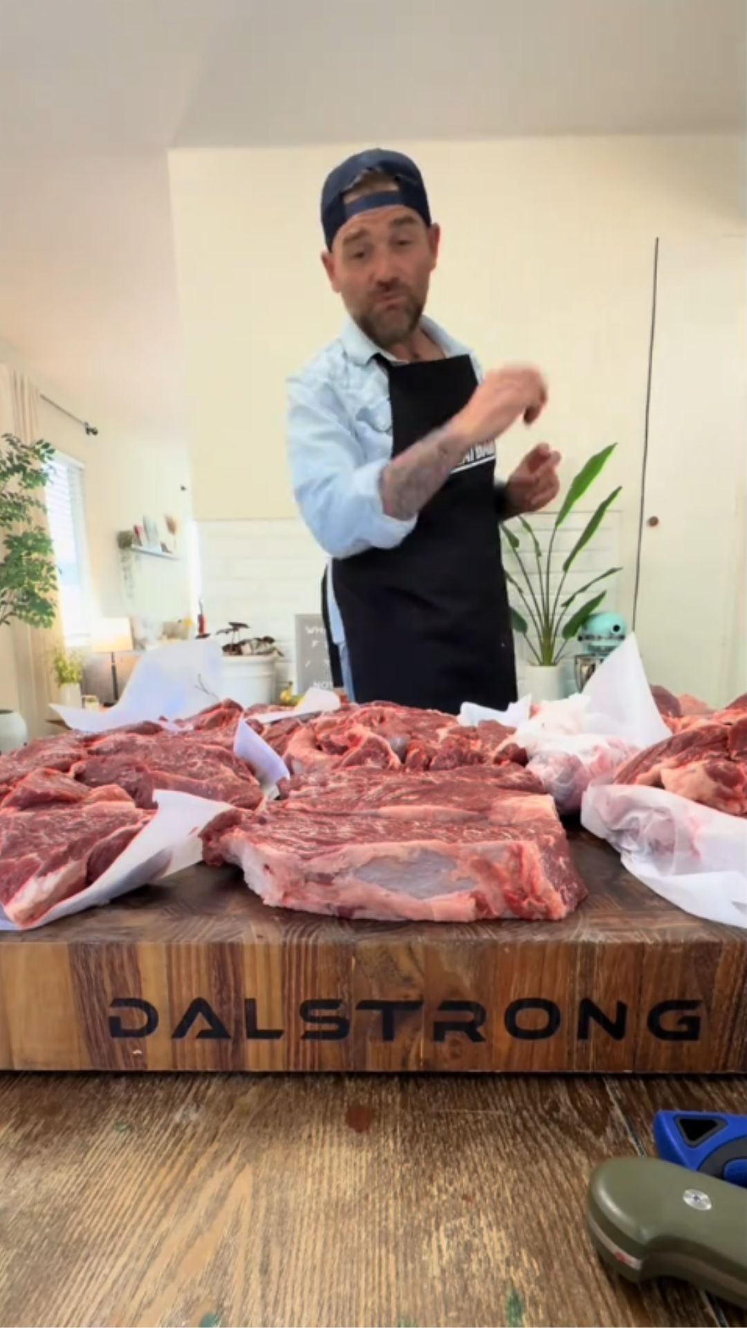 Butcher explains the boneless beef chuck: cuts, preparation and tips