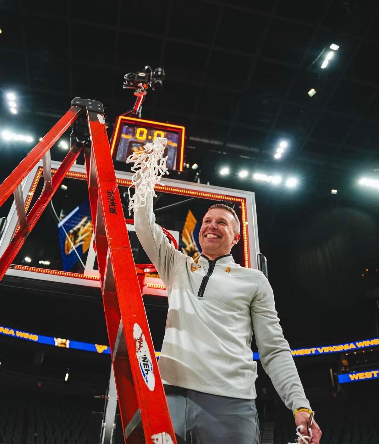 Ballin’ at Woodburn gives fans their first look at WVU basketball