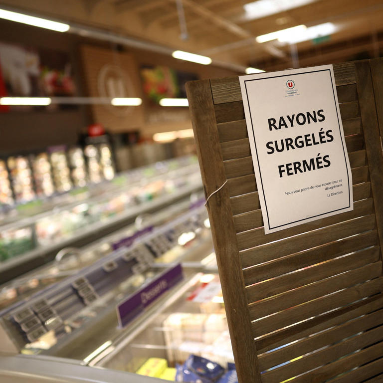 Hackers heat up refrigerators at hundreds of supermarkets: 