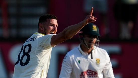South Africa vs Australia live score, 1st test: Josh Hazlewood strikes ...