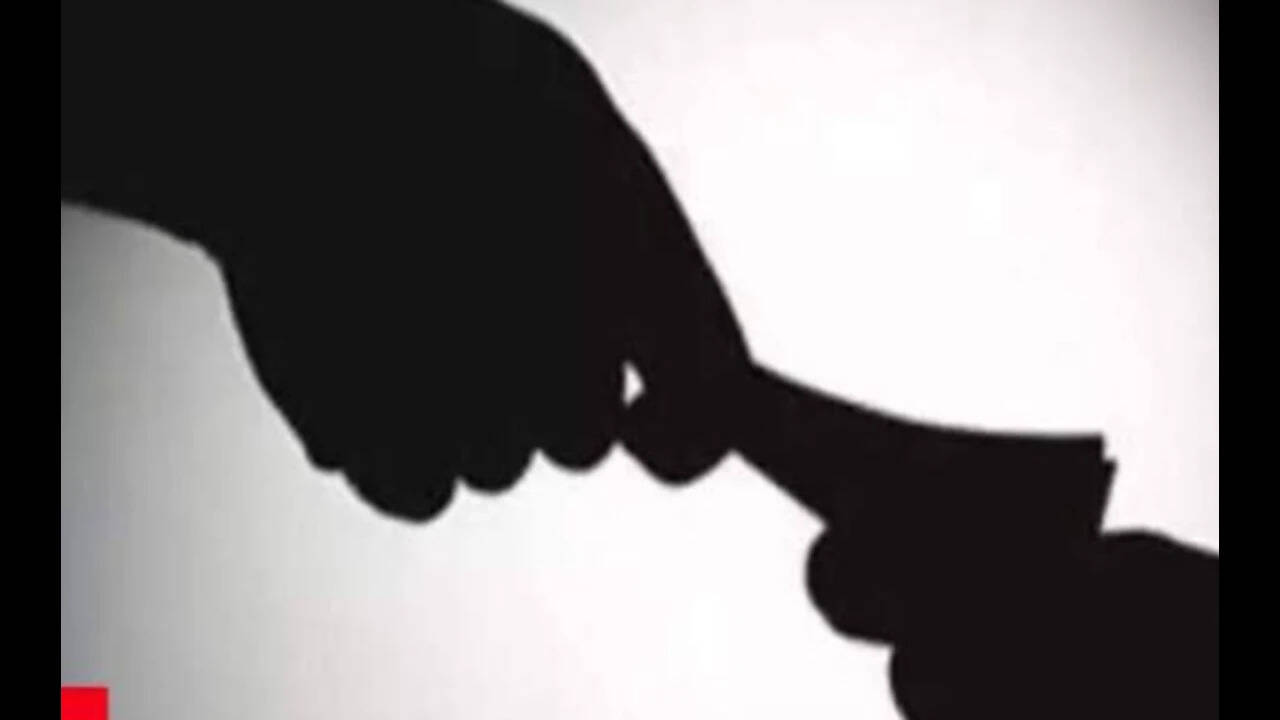 DVAC arrests in bribery traps: Tamil Nadu agency nabs 6 in graft cases ...