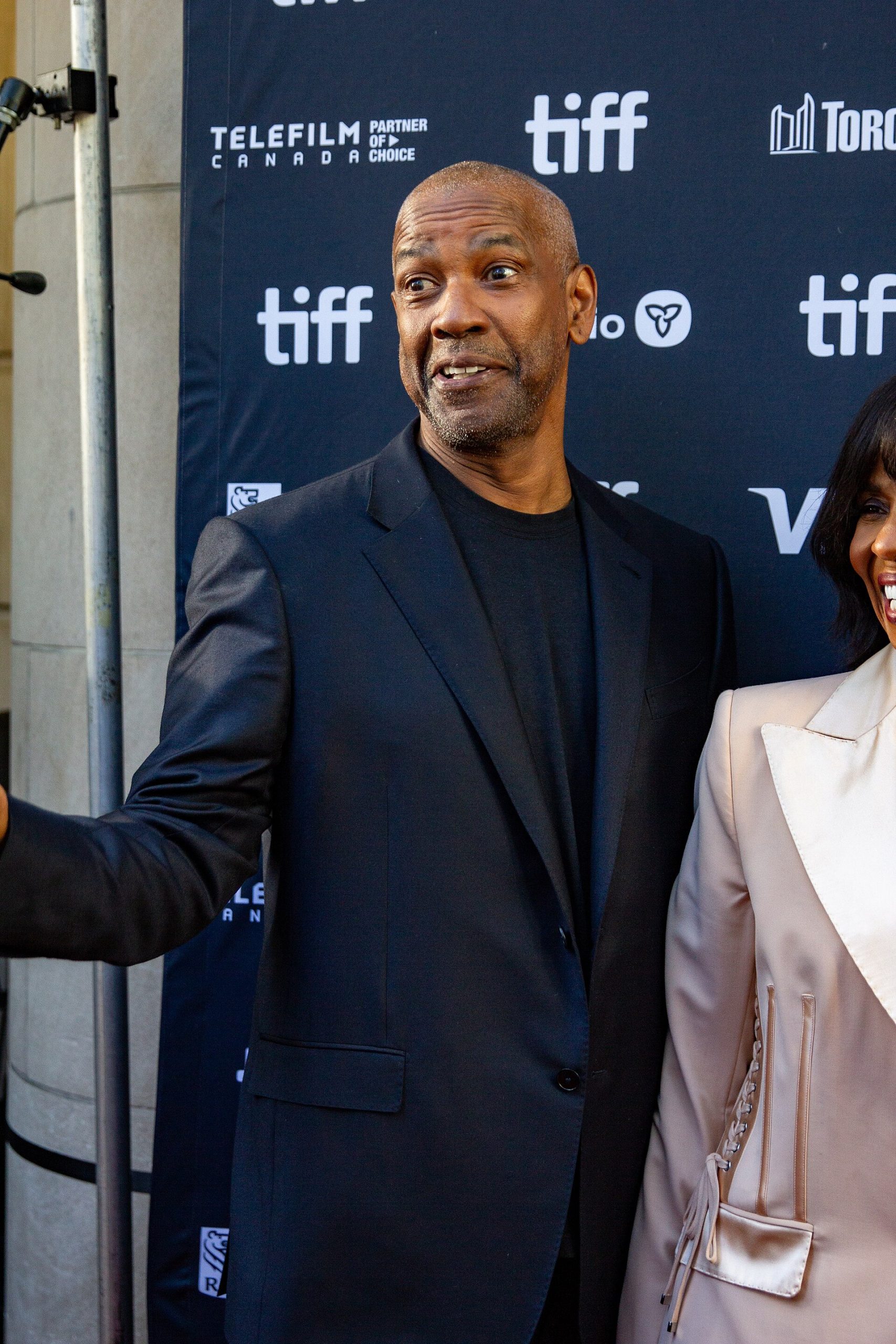 Trump posted a fake Denzel Washington endorsement. Fact-checkers had ...