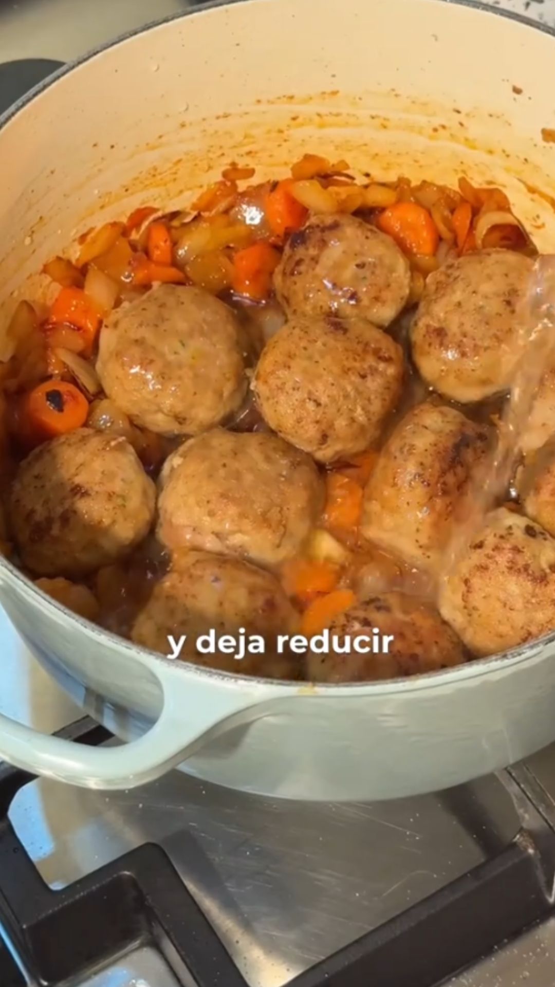 Meatballs in Spanish sauce: An easy and healthy recipe in under 30 minutes