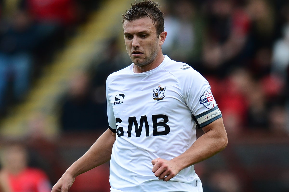 Doug Loft, former Port Vale and Gillingham captain, dies aged 39
