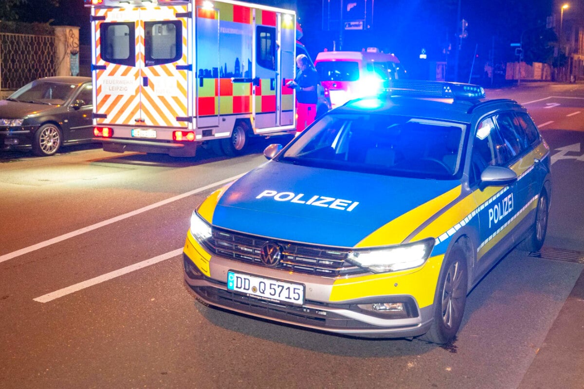 Pedelec-Fahrer will abbiegen und übersieht Tesla: Radler bei Unfall ...