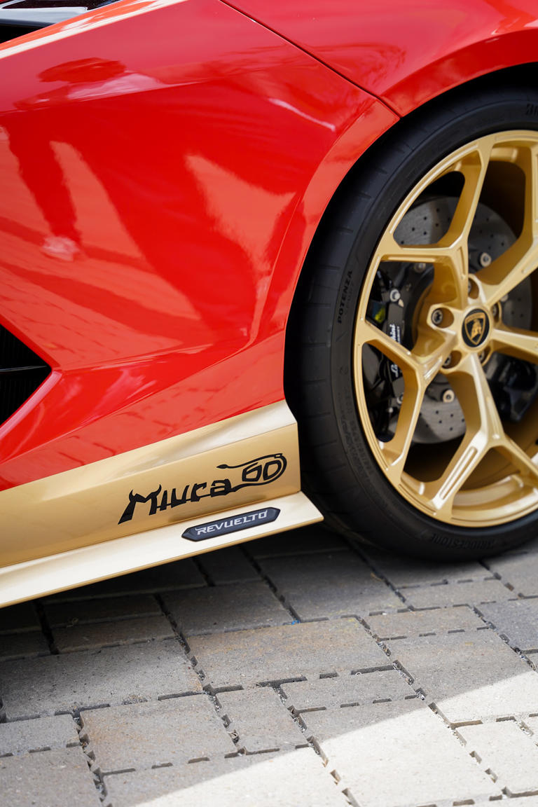 Lamborghini honors 60 years of the Miura & sets a new performance ...