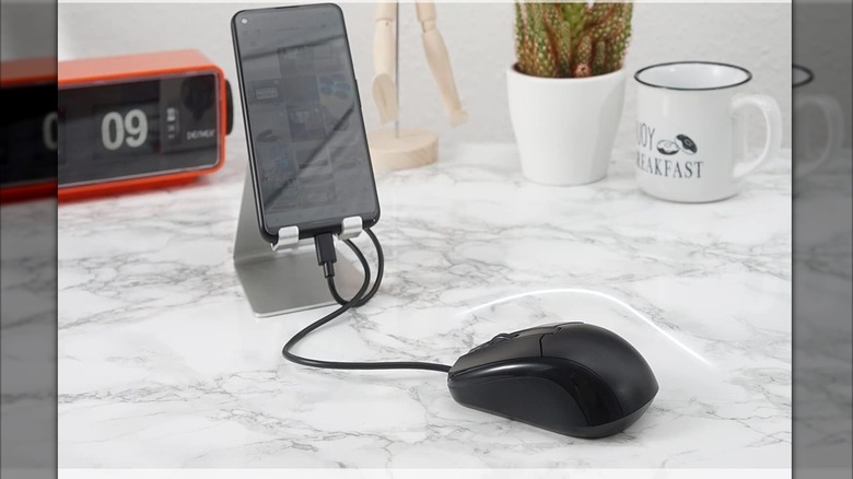 5 uses for your Android phone's USB-C port