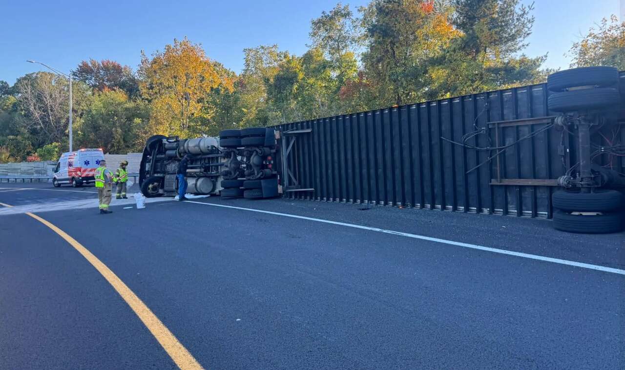 Tractor-trailer rollover closes I-291 exit to I-91 in Windsor ...