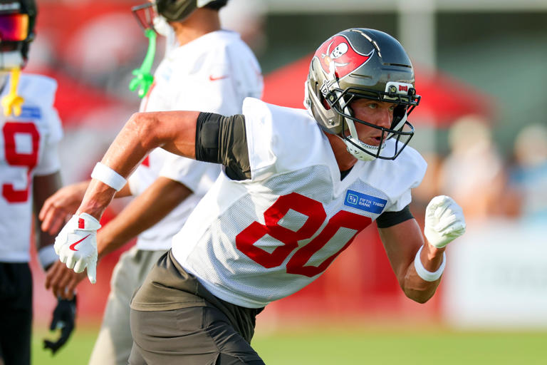Buccaneers open 21-day practice window for David Sills