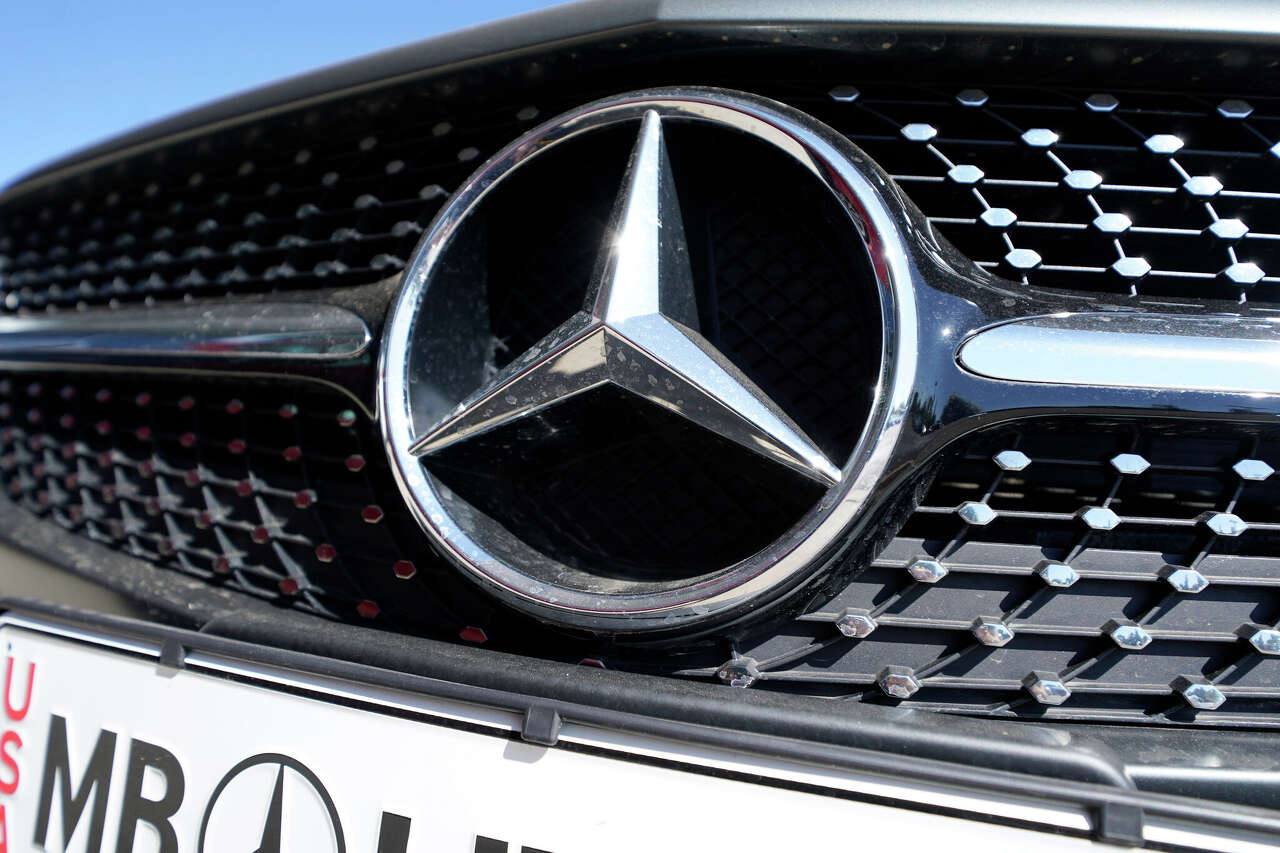 Mercedes-Benz expands recall to more than 30,000 luxury cars over ...