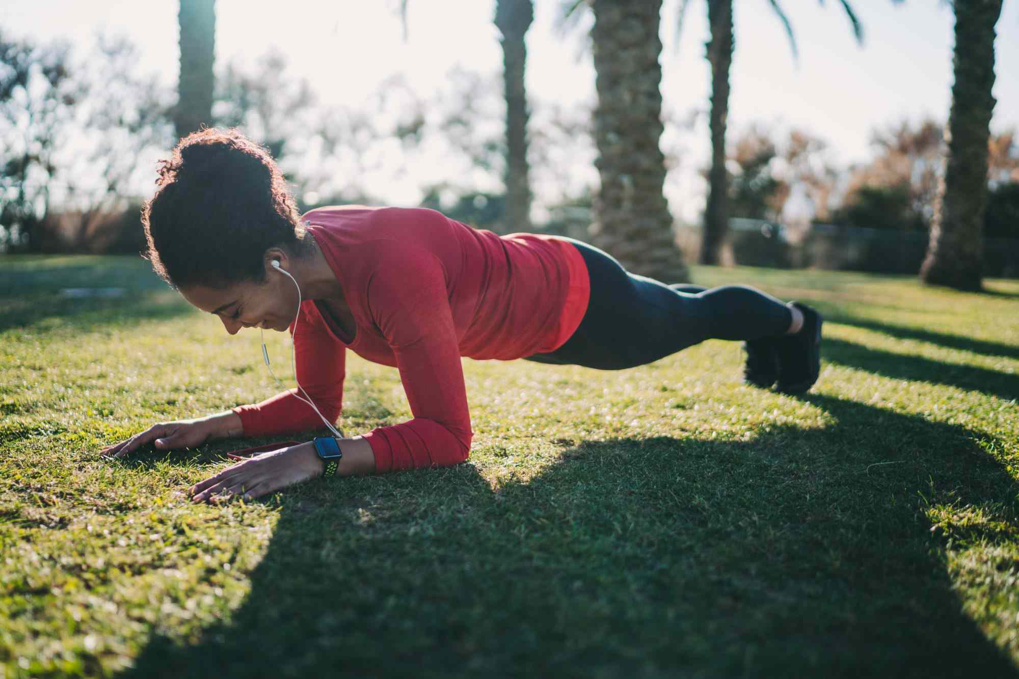 A 30-day plank plan to build a stronger core