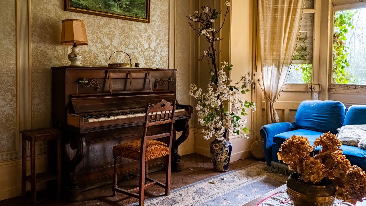 Untouched 1888 mansion frozen in time ⏳