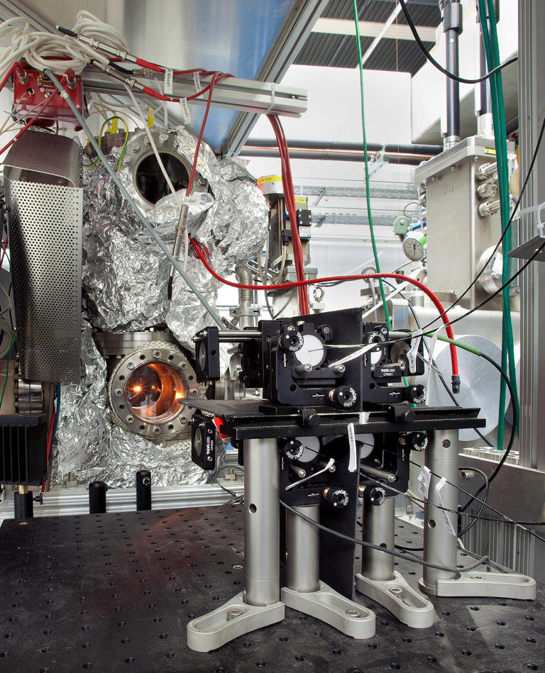 Lasers reveal a rugby-ball-shaped nucleus inside fermium-255
