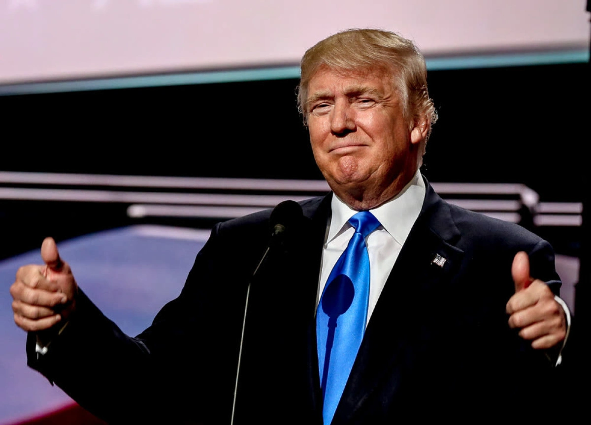 Observers mock Trump for receiving late uncle’s medal as 'participation ...