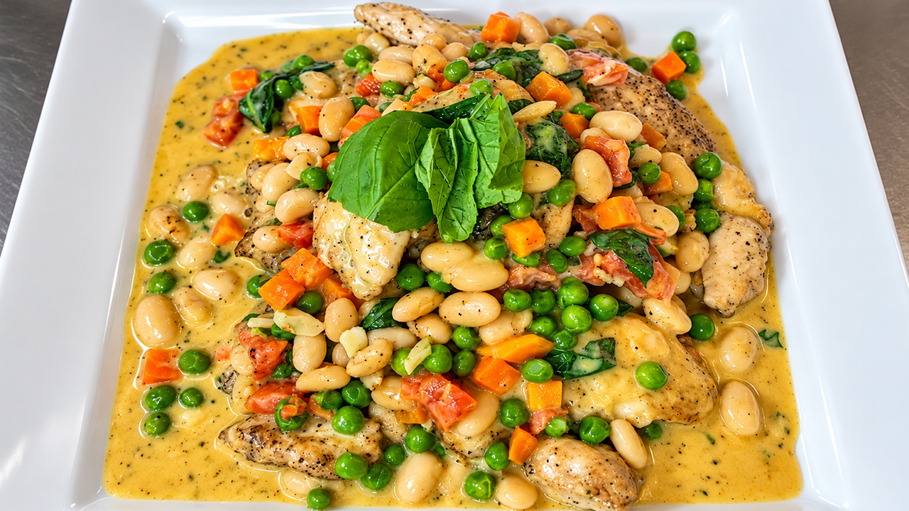 This fifteen minute Mediterranean chicken skillet will amaze you
