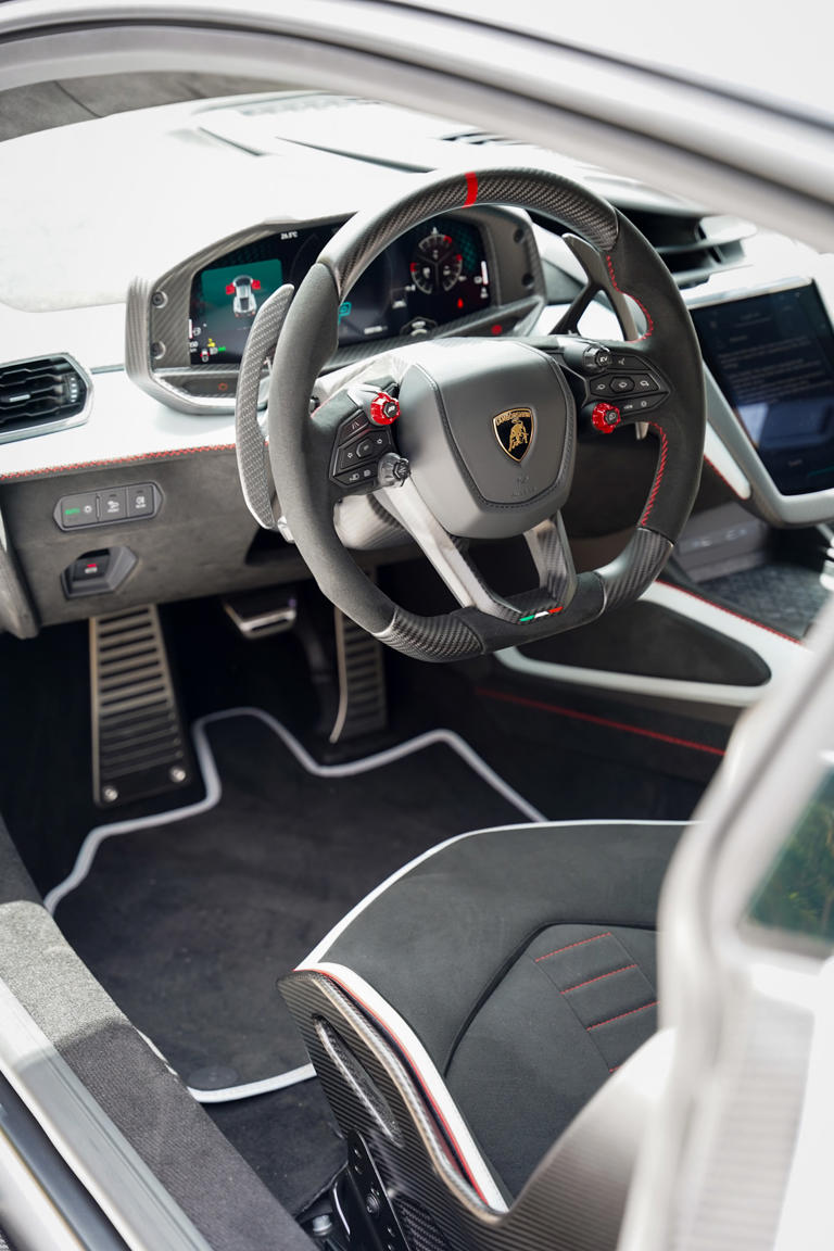 Lamborghini honors 60 years of the Miura & sets a new performance ...