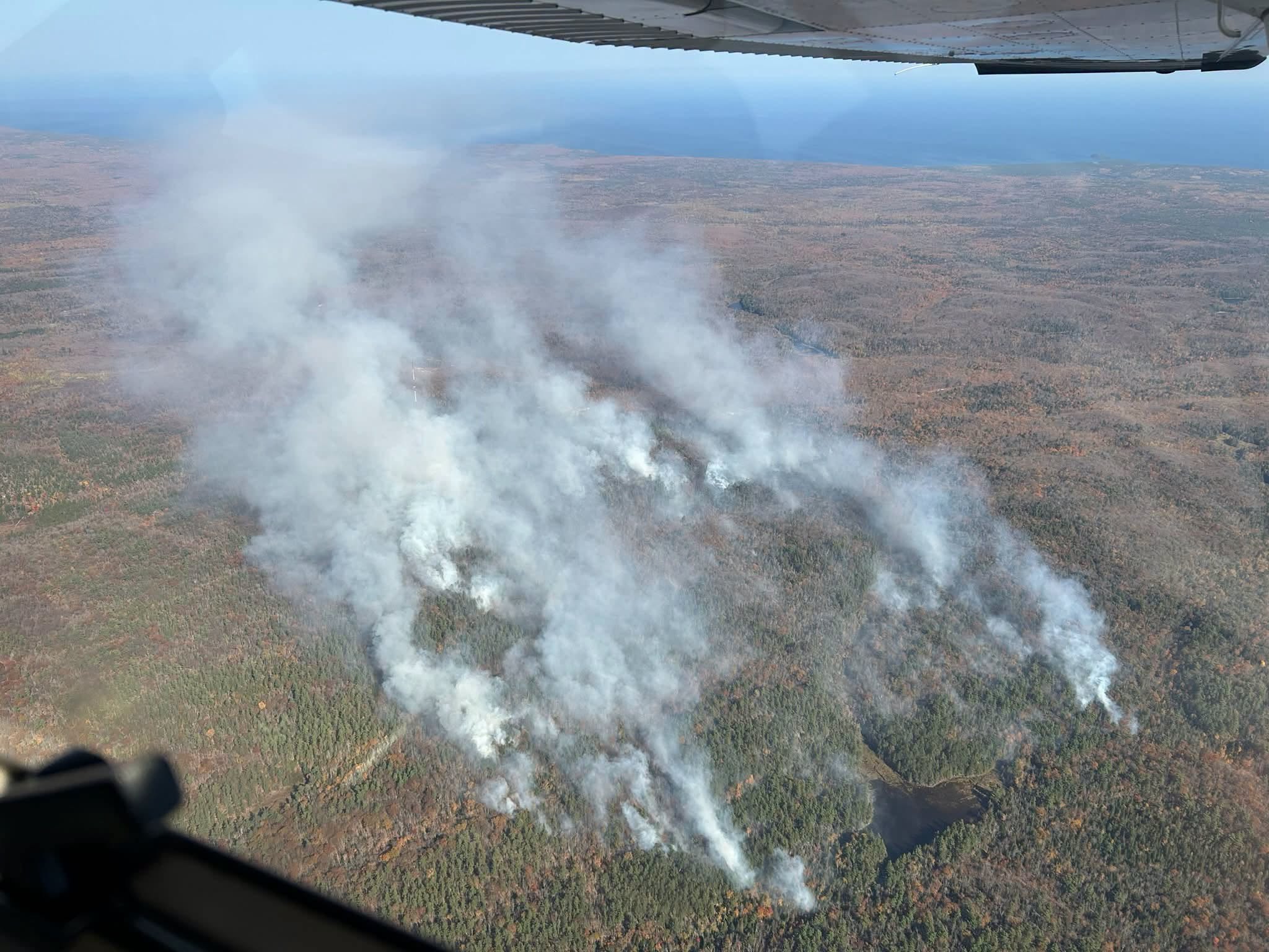 Upper Peninsula wildfires evacuations lifted; fires continue to burn