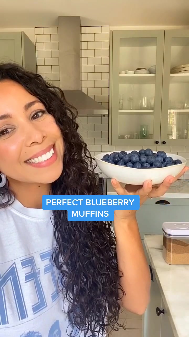 Perfect blueberry muffins, two easy secrets