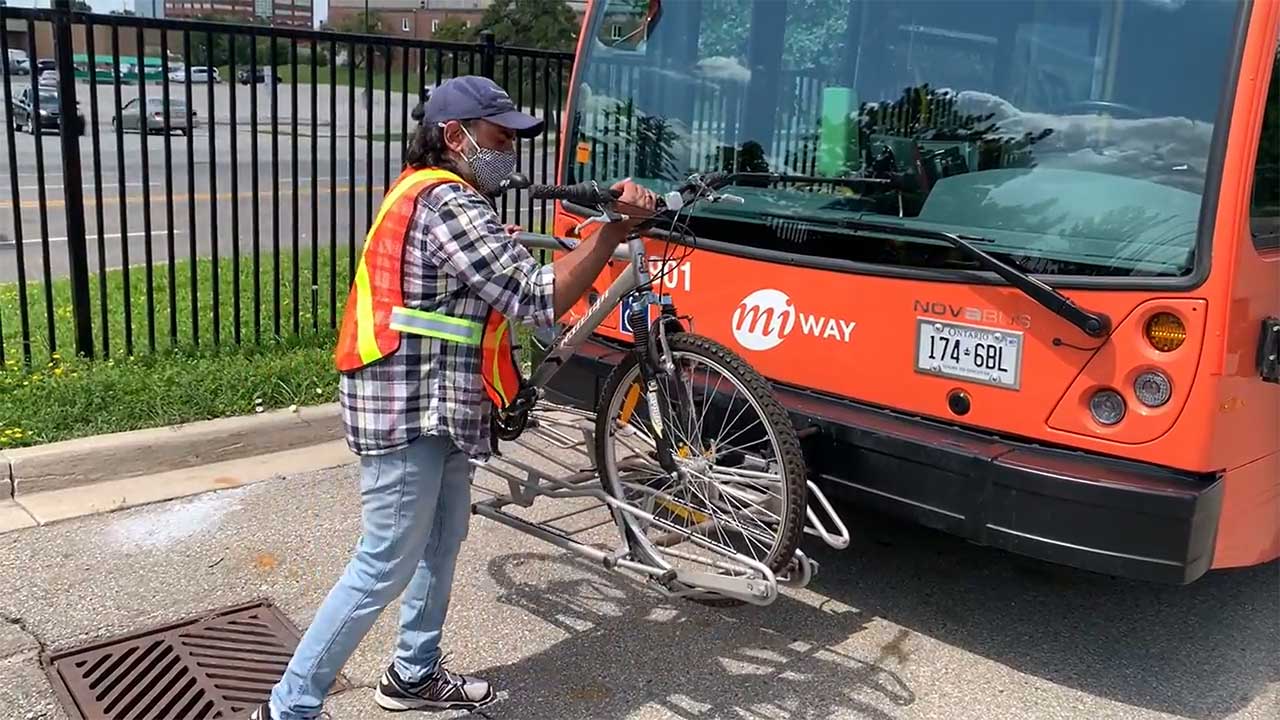 Short mounting screws can drop the bike rack off 18 Nova Bus transit buses