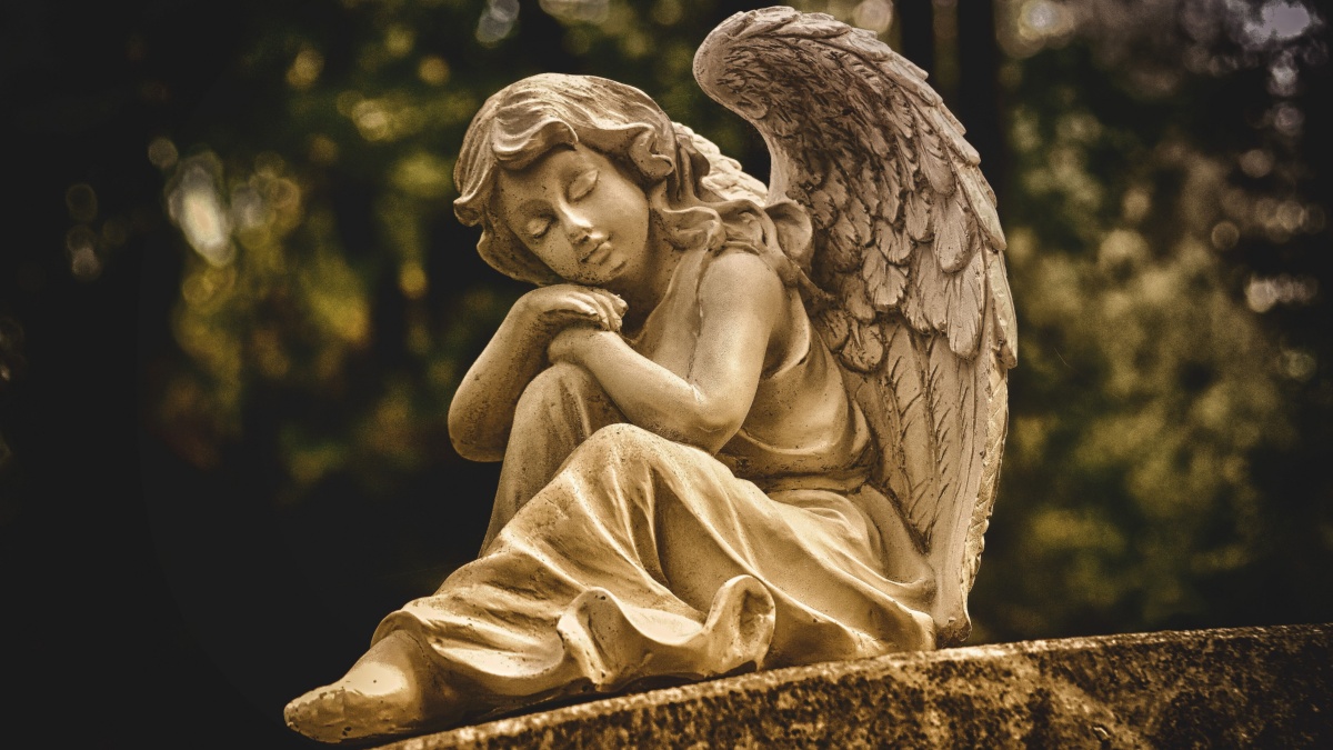 8 experiences many people interpret as signs their guardian angel is near