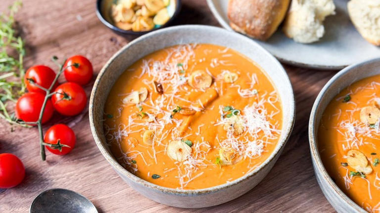 Ultra-creamy white bean tomato soup recipe