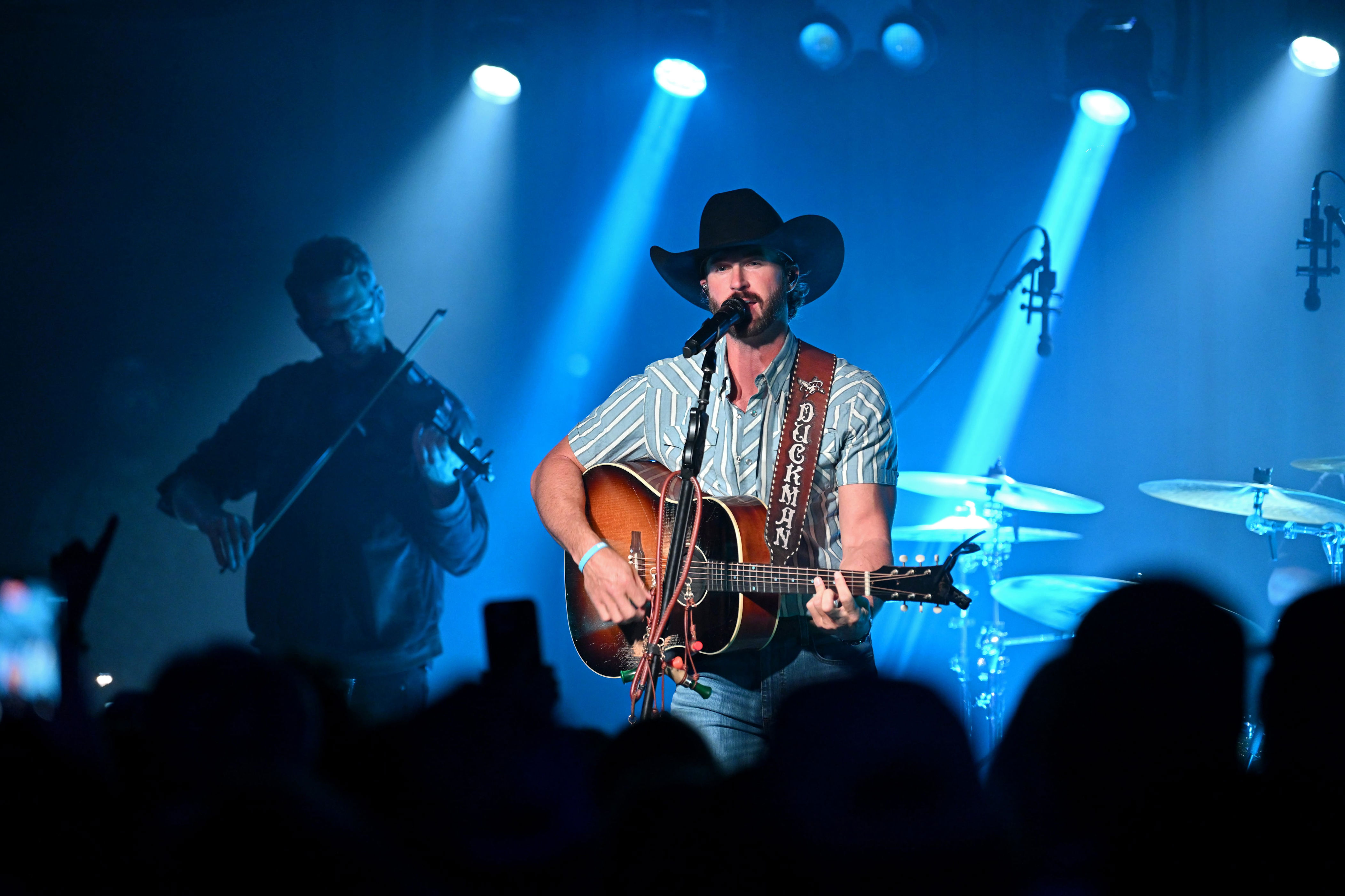 Riley Green brings intimate live show to Charlotte ahead of NASCAR race ...