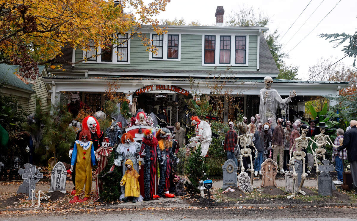 Halloween and the Oak City Marathon bring road closures, extra police ...