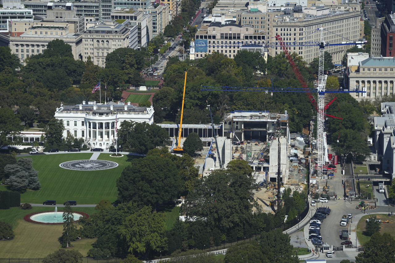 A $300 million windfall for trust collecting funds for Trump projects