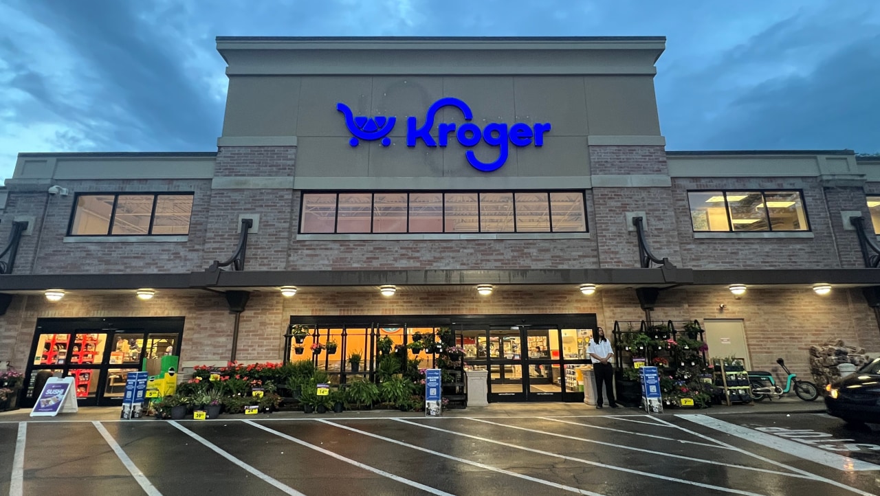 Albertsons wants $8 billion from Kroger after failed merger
