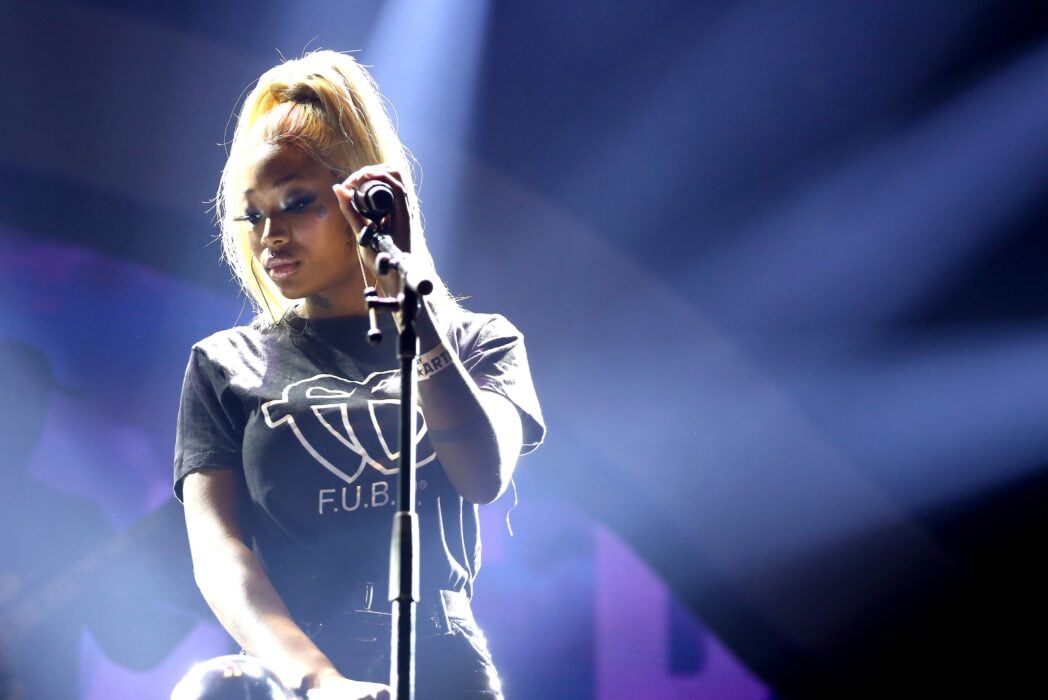 Summer Walker sues LVRN, accusing label of fraud and breach of contract