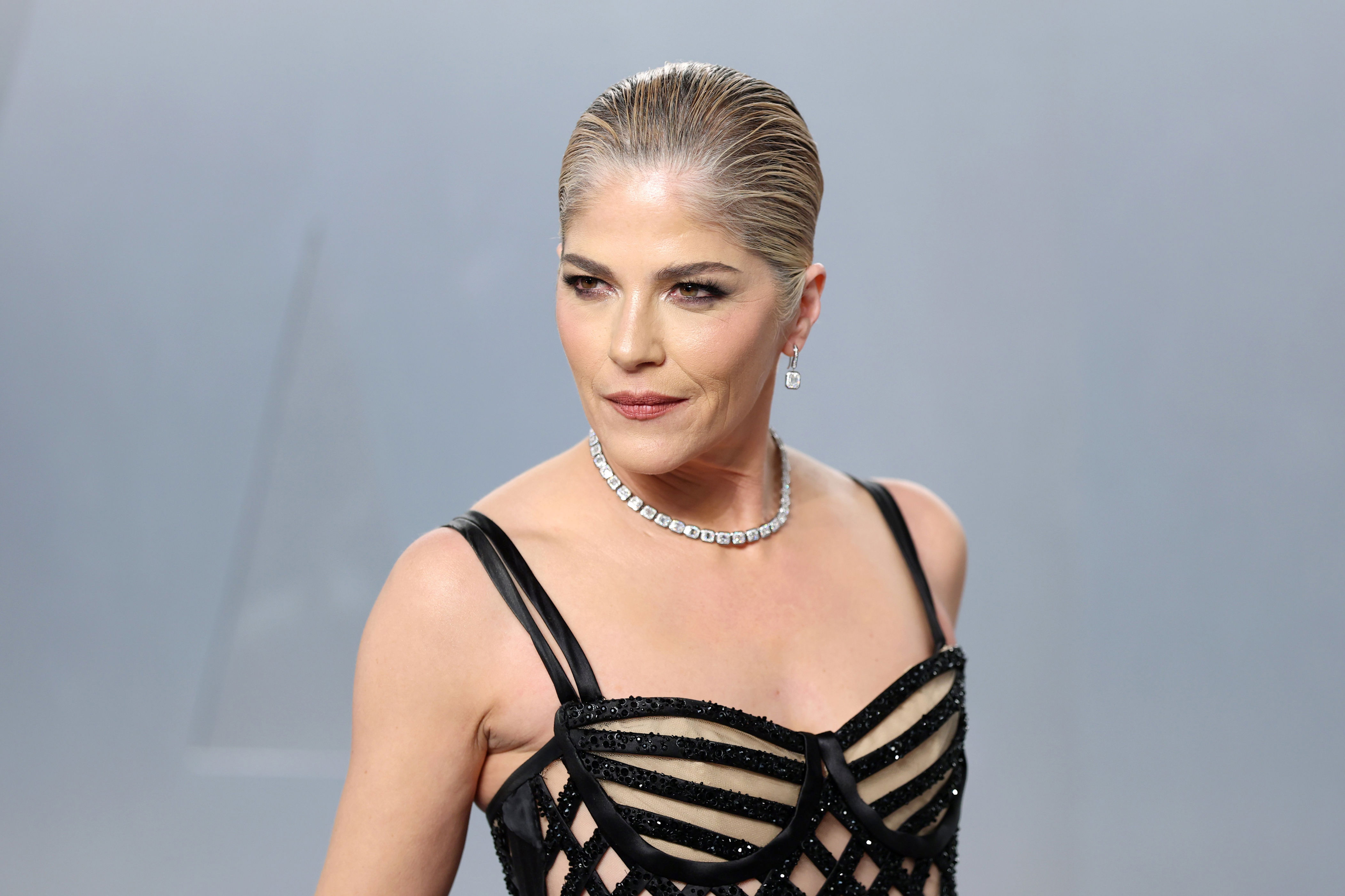 Selma Blair charged after attacking flight attendants on plane to JFK ...