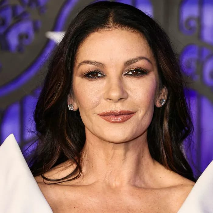 Fans react to Catherine Zeta-Jones' 'sad' transformation after she ...