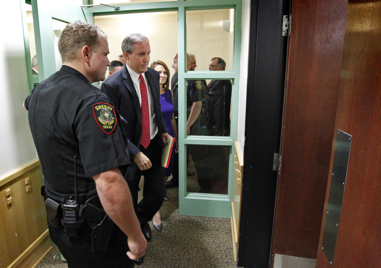Ken Paxton partied in Dubai with fugitives ahead of high-stakes Texas ...
