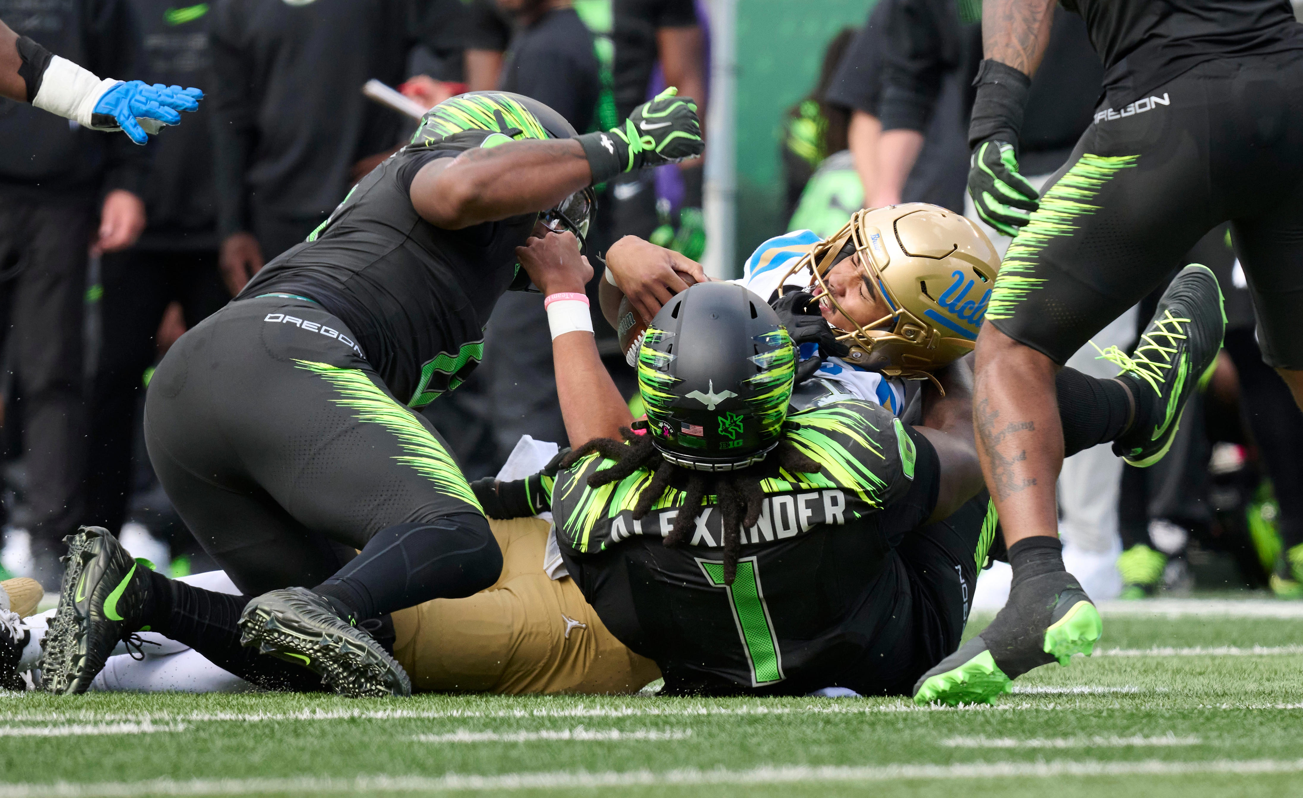 UCLA coach Bob Chesney spoke out on Oregon's shameful punch to injured ...