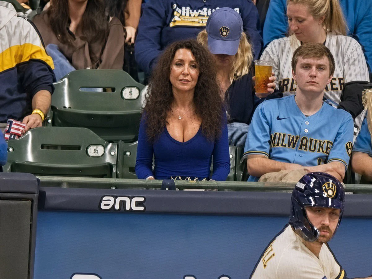 Why is Front Row Amy trending? Brewers superfan grabs attention during ...