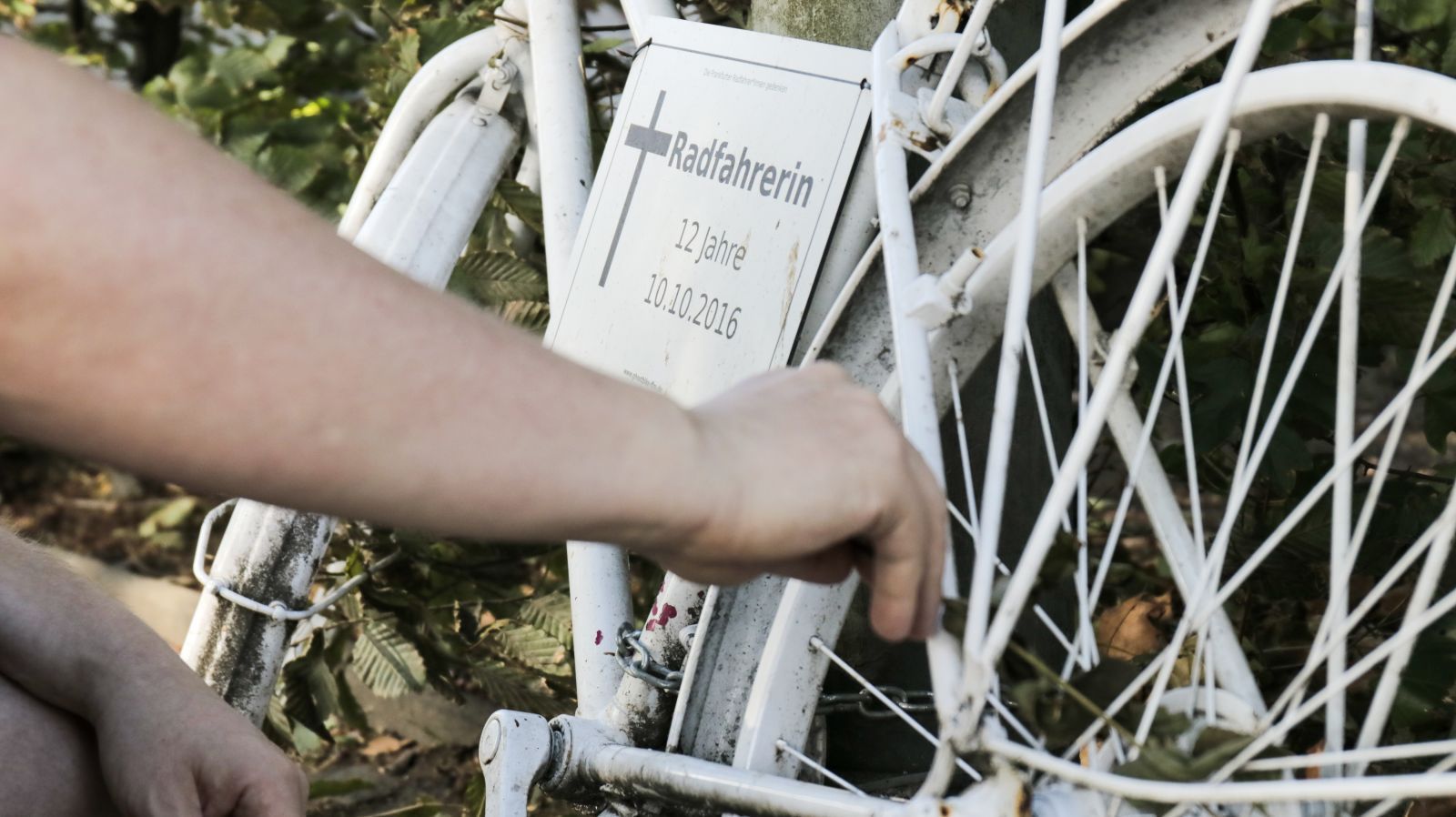 Ghostbikes erinnern an tödliche Verkehrsunfälle