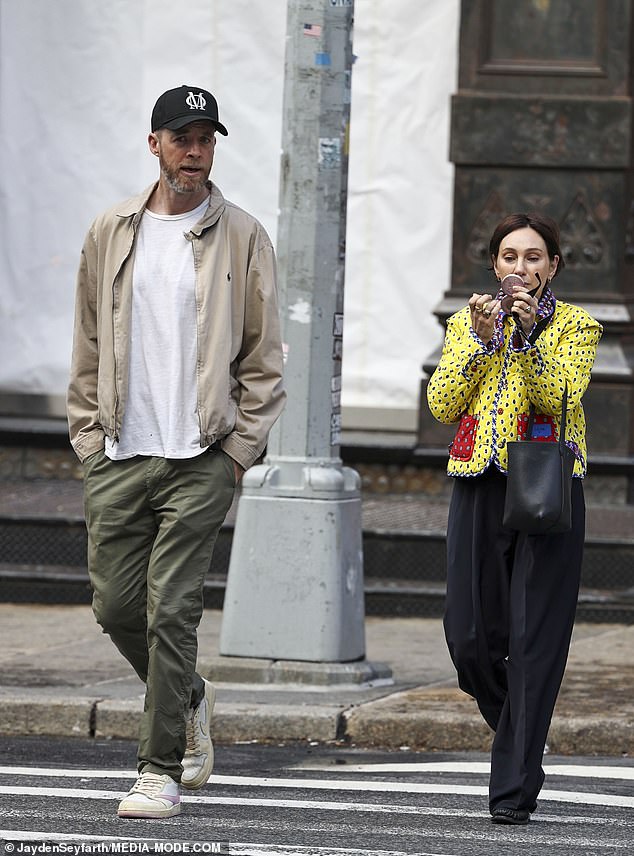 Zoë Foster Blake does her makeup on the streets in New York during a ...