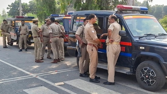 3 killed, 10 injured as SUV carrying pilgrims crashes in UP's Kisan Path