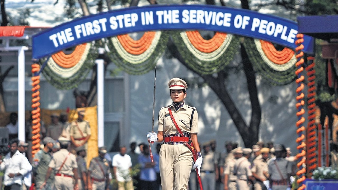 112 probationary DSPs in Telangana complete P-I of training