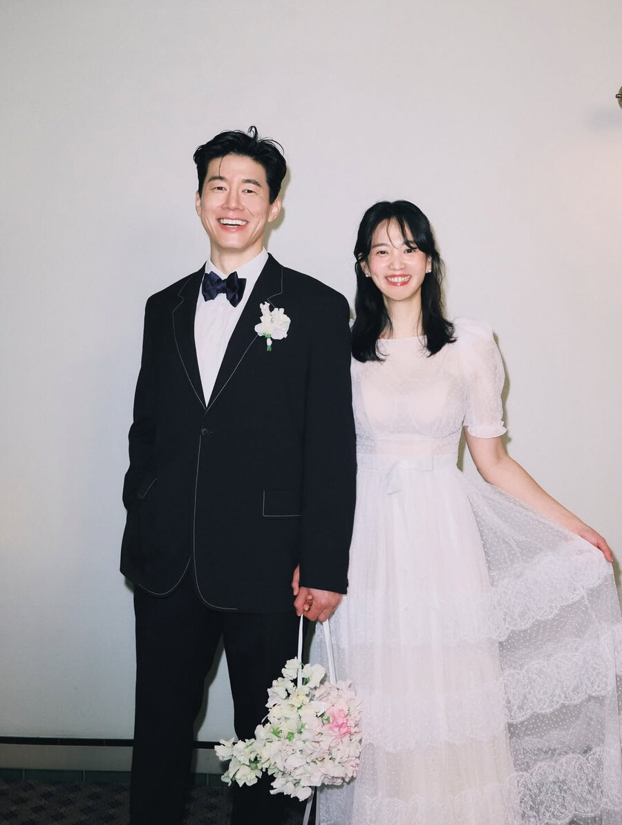 Kim Moo-yeol ♥ Yoon Seung-ah, a donation to self-reliant youths is ...
