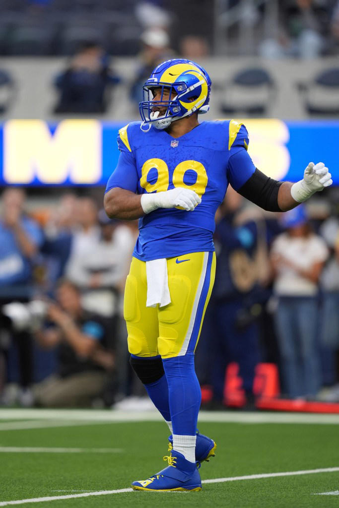 Aaron Donald nearly loses his cool in wild helmet-grabbing scuffle with ...