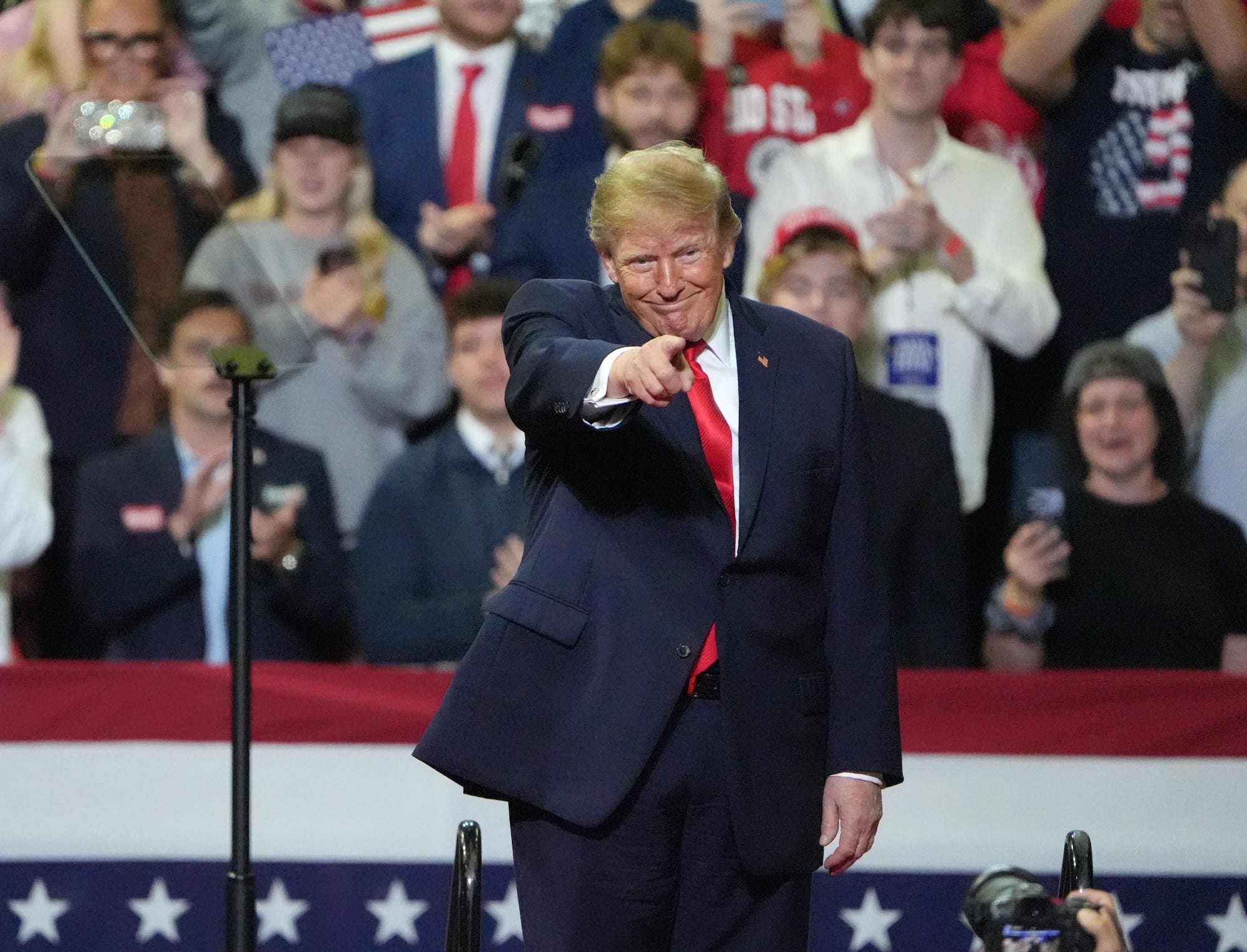 President Donald Trump rallies supporters in Youngstown