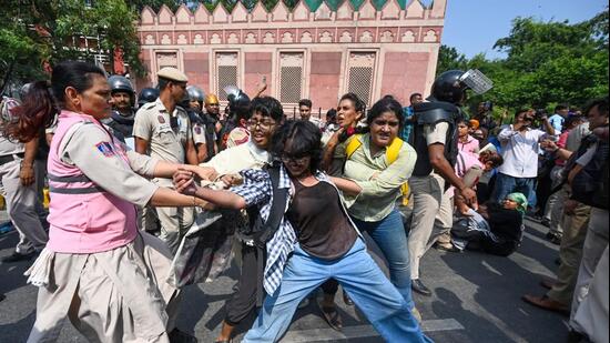 Police file case over allegation of protest inside Bangla Sahib