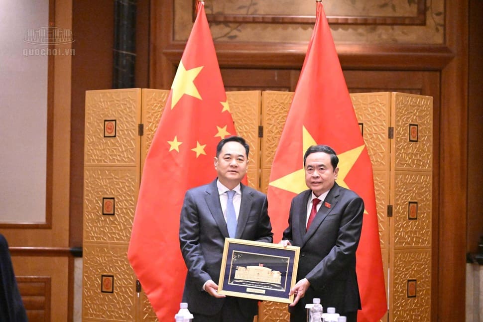 Tình hữu nghị giữa nhân dân hai nước là nền tảng của quan hệ Việt Nam - Trung Quốc