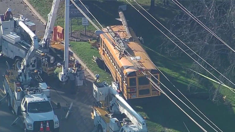 Serious crash involving school bus in Wayne County