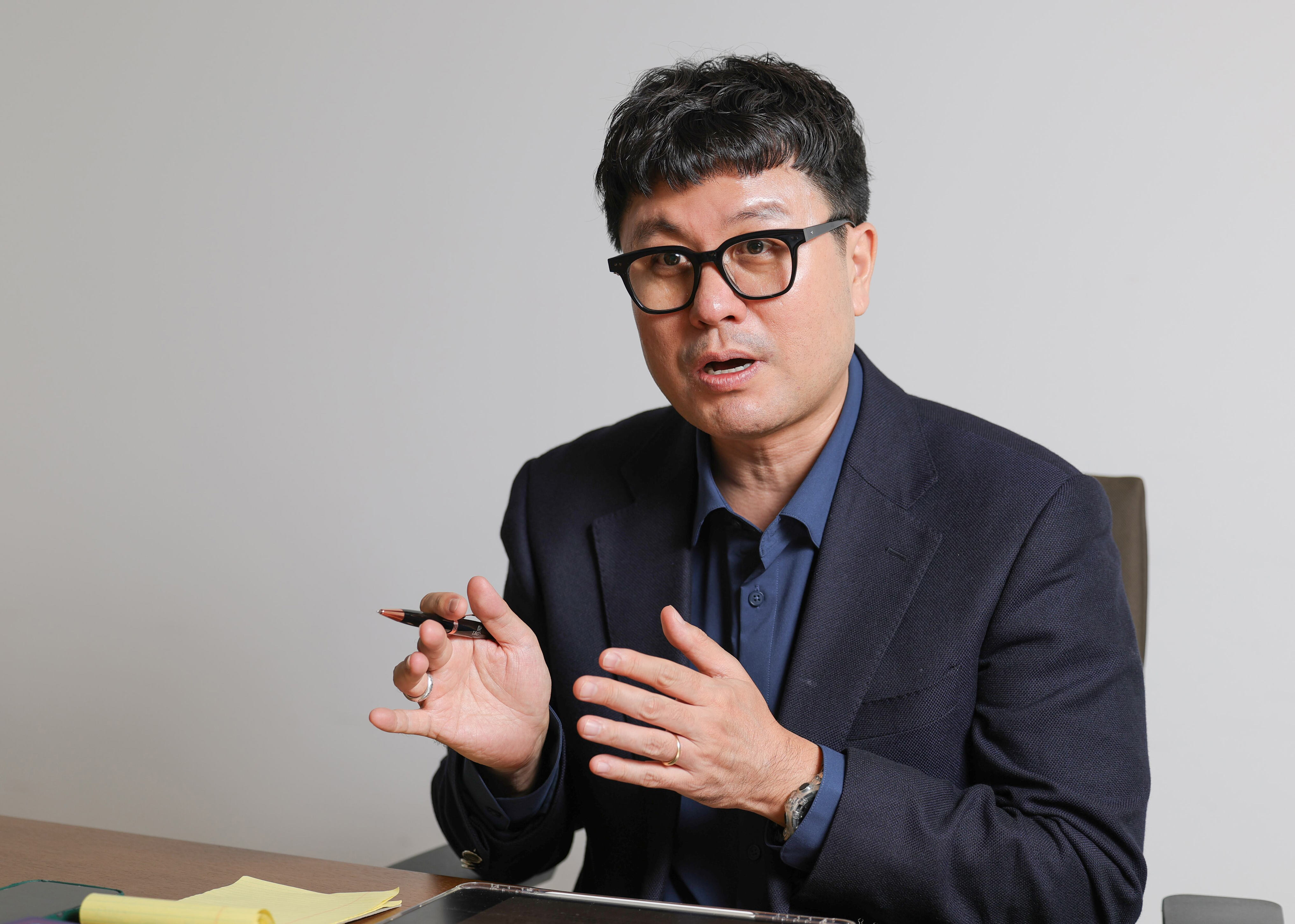 Bond expert advises US investment amid high yields, low exchange rate