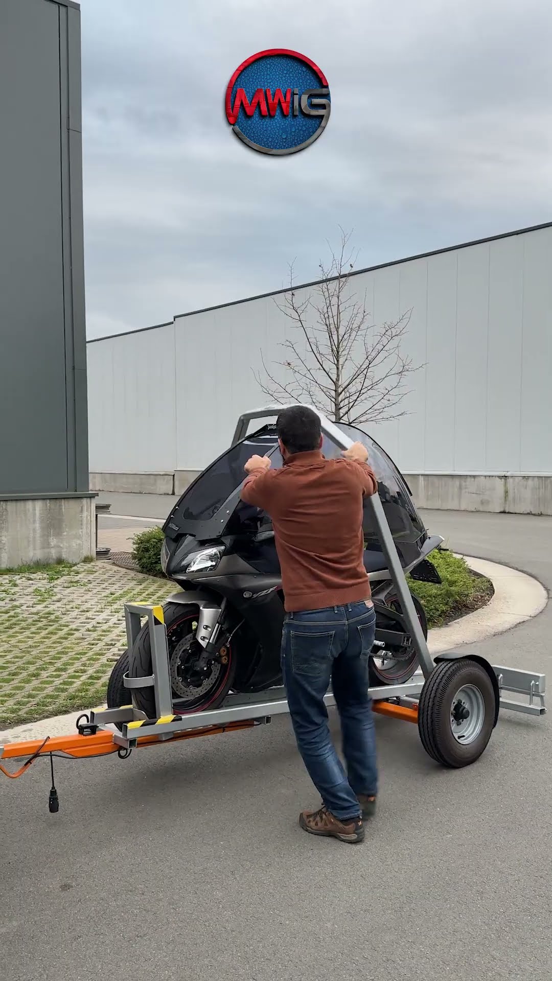 How to trailer a unique canopy motorcycle: step-by-step loading & securing